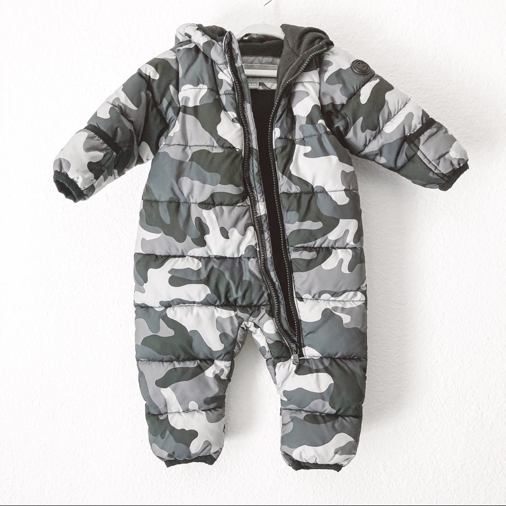 Michael Kors Baby Winter Camo Onesie Hoodie Zipper Jacket Size 0-6 months